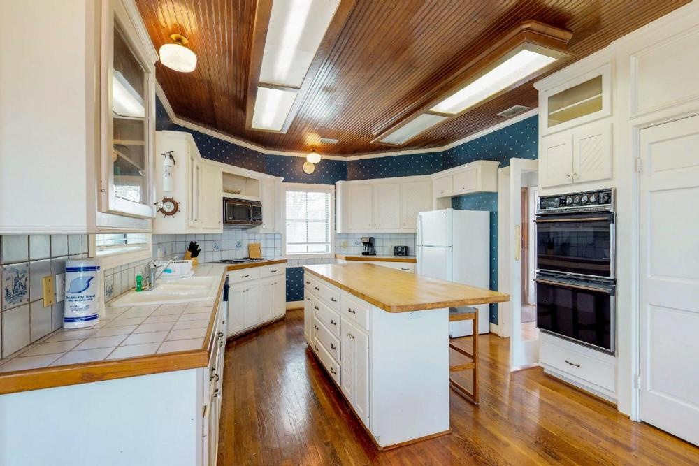 Maverick Mountaintop Retreat