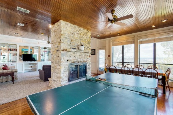 Maverick Mountaintop Retreat image 13