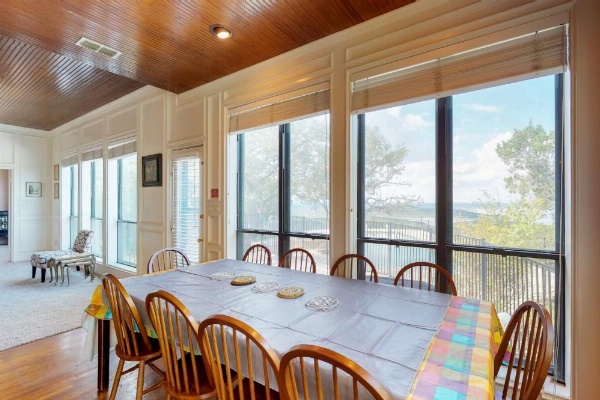 Maverick Mountaintop Retreat image 15