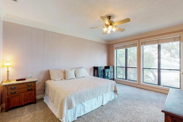 Maverick Mountaintop Retreat image 18