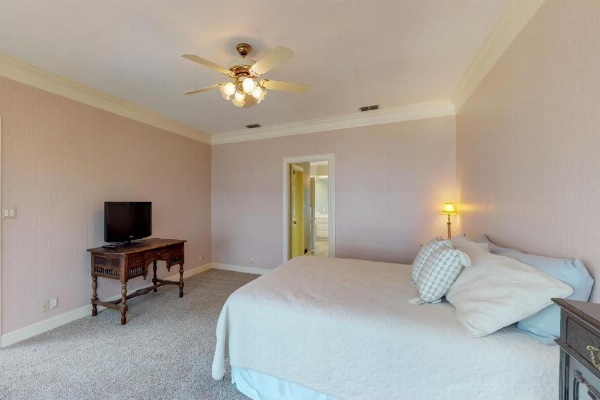 Maverick Mountaintop Retreat image 19