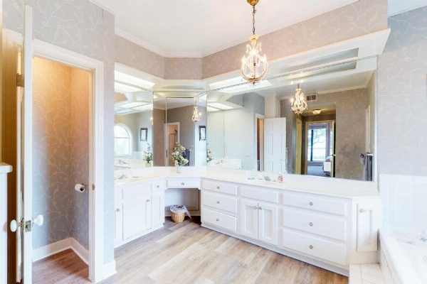 Maverick Mountaintop Retreat image 20