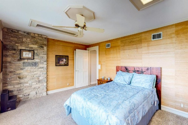 Maverick Mountaintop Retreat image 24