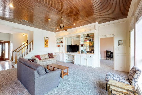 Maverick Mountaintop Retreat image 7